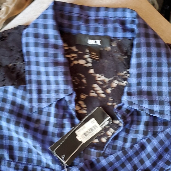 NWT, Pretty Semi-Sheer Blouse - Picture 5 of 5